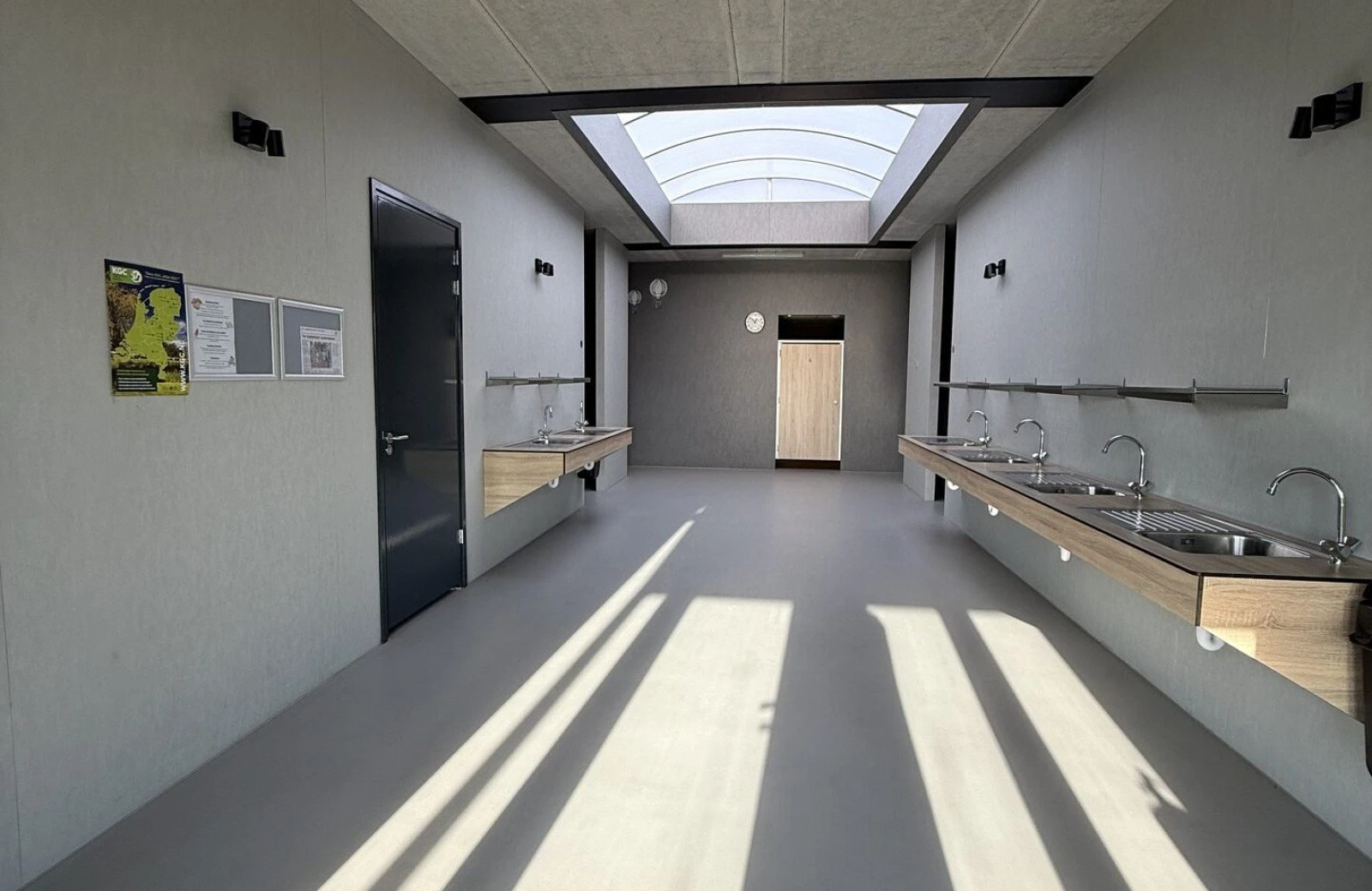 Binnenkomst saitair gebouw