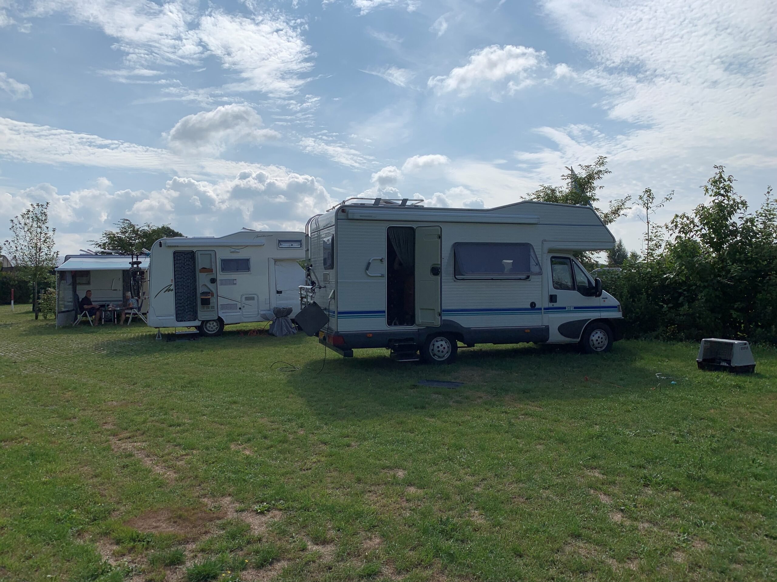Camper op camping de grebbelinie