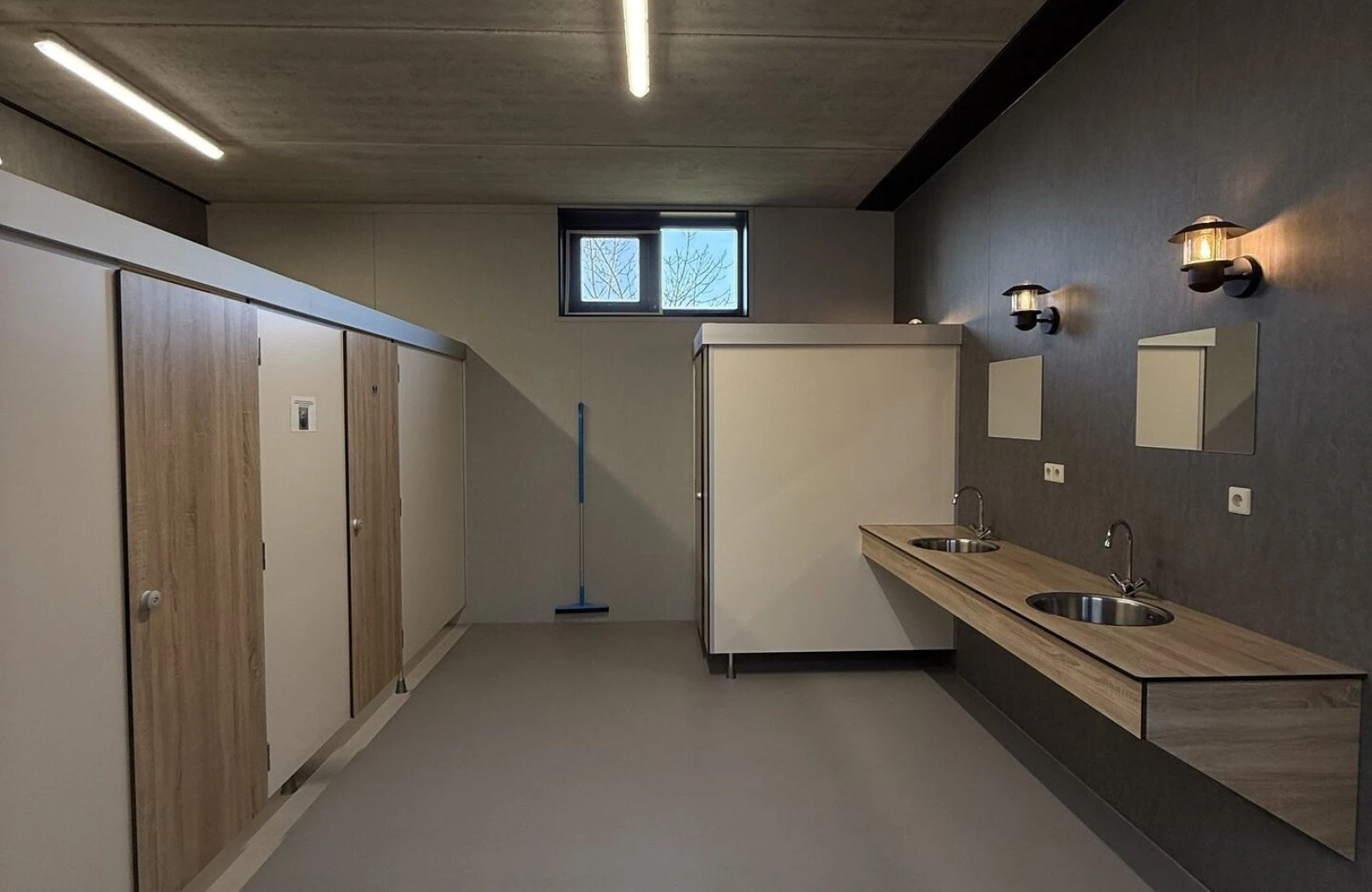 Nieuw sanitairgebouw