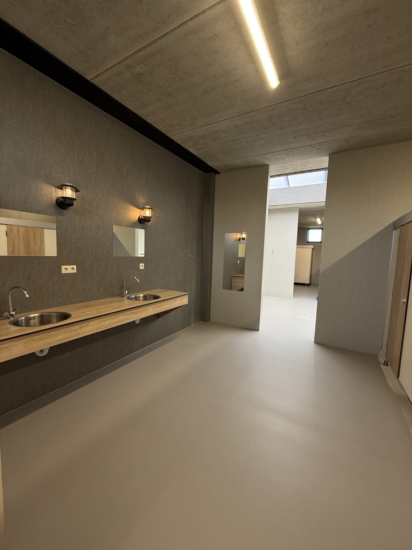 Wastafel saitair gebouw