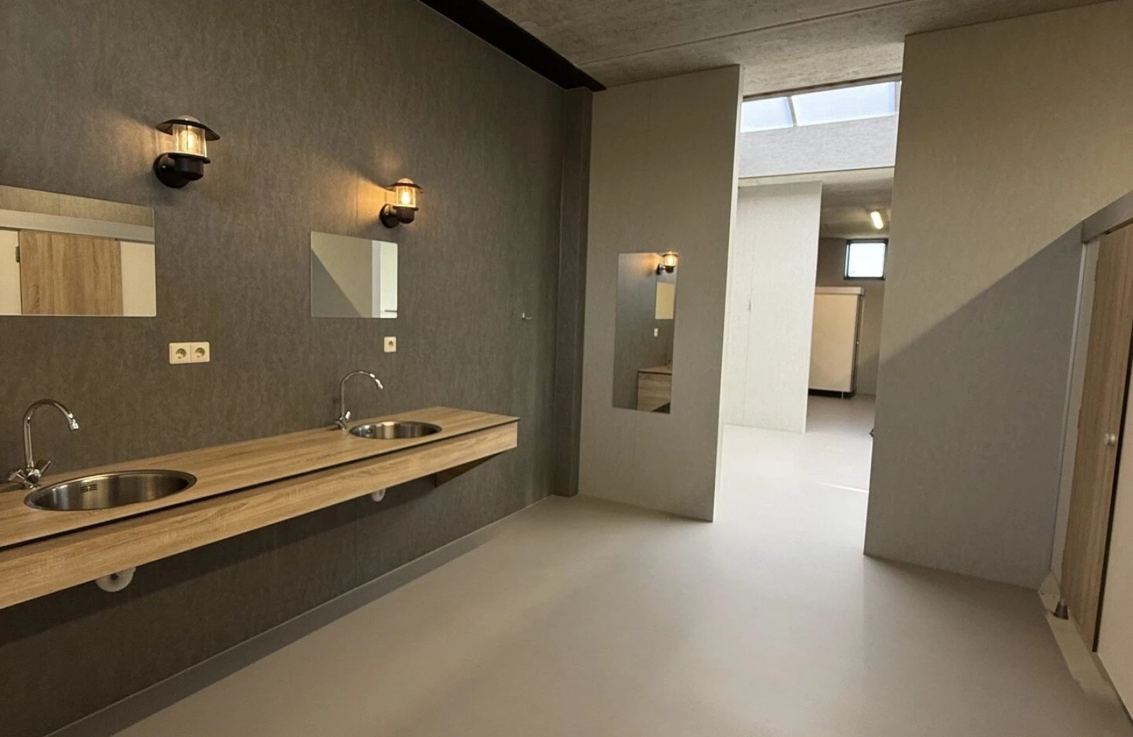 Wastafel saitair gebouw